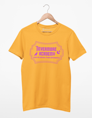 Camiseta Wandinha Nevermore Academy