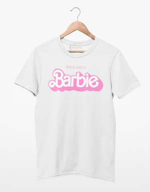 Camiseta She is just a barbie